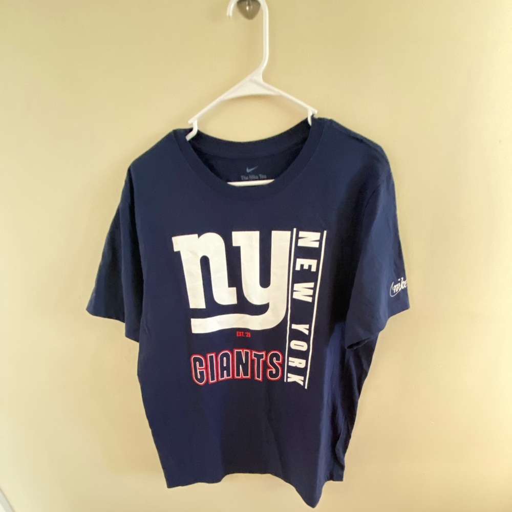 Men’s NYG T-Shirt- Size Large -Brand new and never worn!  Great x-Xmas gift!!